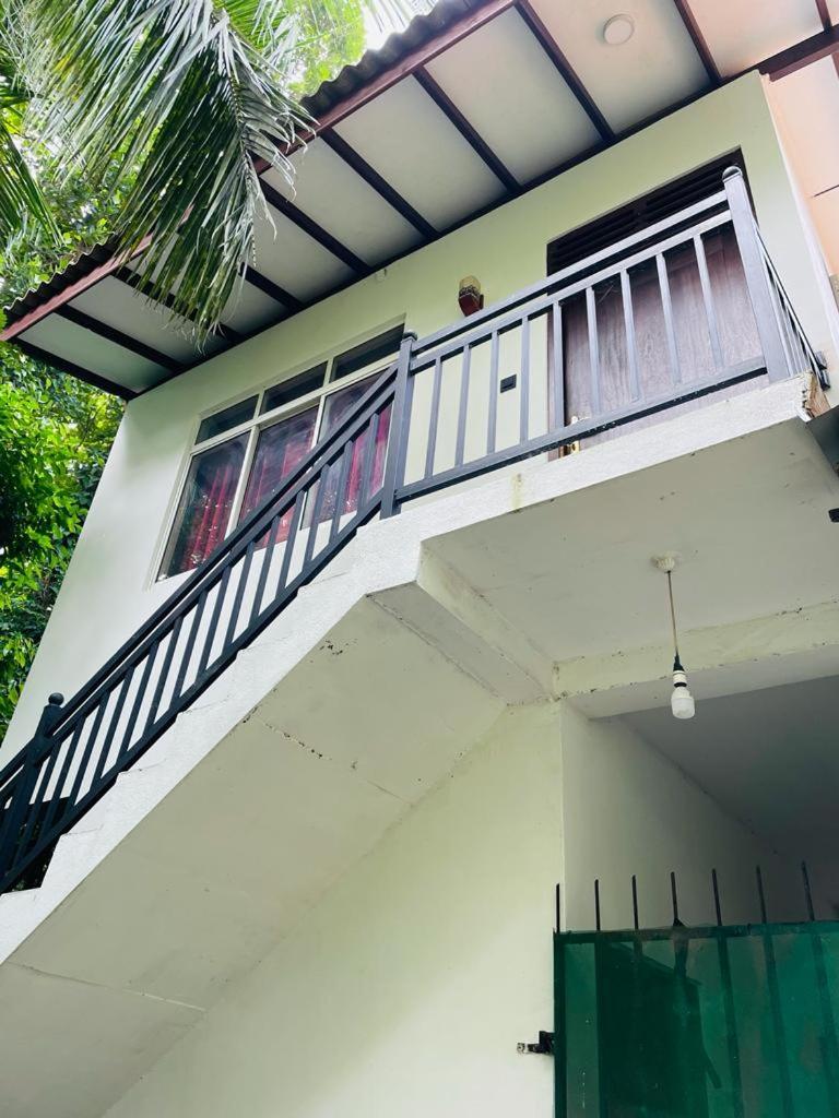 Chami'S Home Stay Mirissa Esterno foto