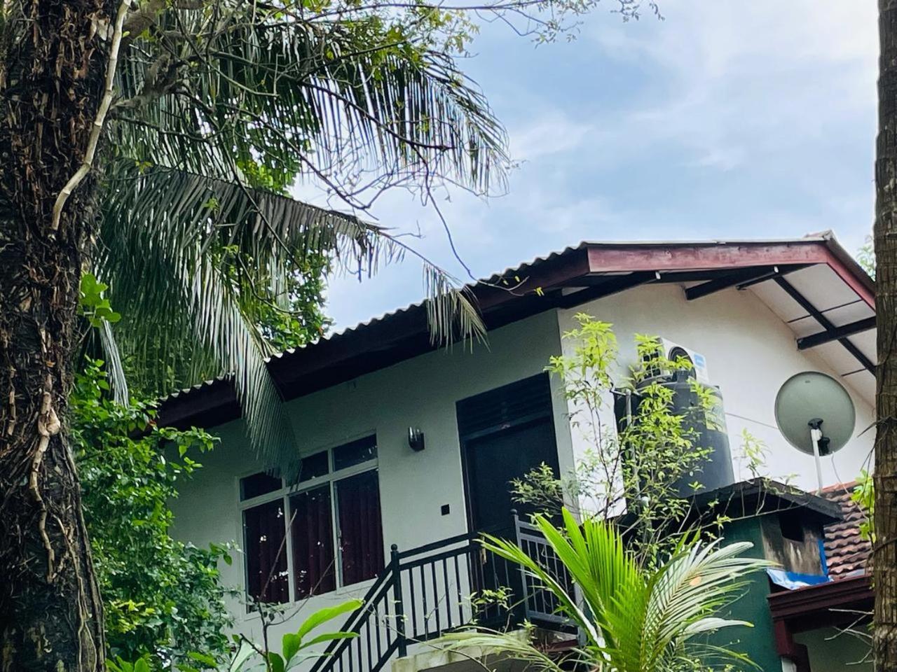 Chami'S Home Stay Mirissa Esterno foto